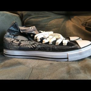 Men’s casual shoe with skull design